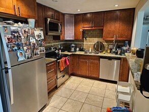 Building Photo - 16 Williamsburg Ct