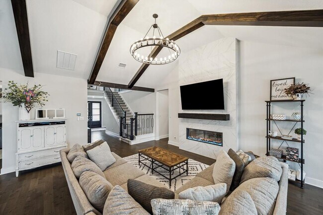 Building Photo - 14115 Garibaldi Dr