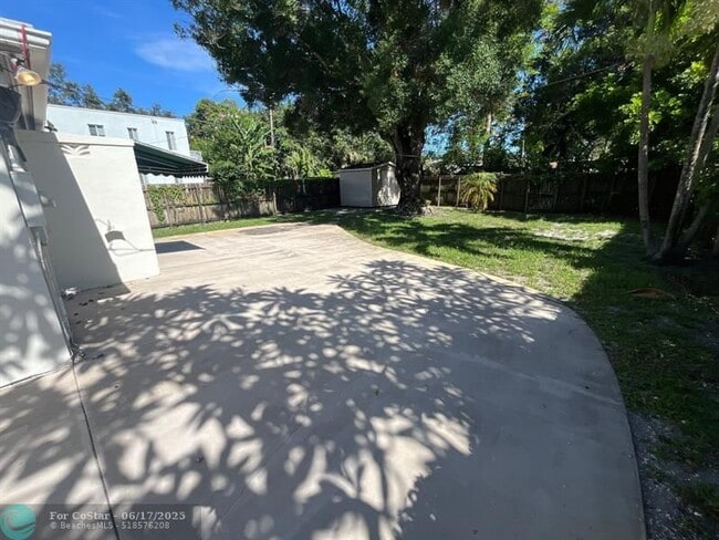 Building Photo - 500 SW 13th St