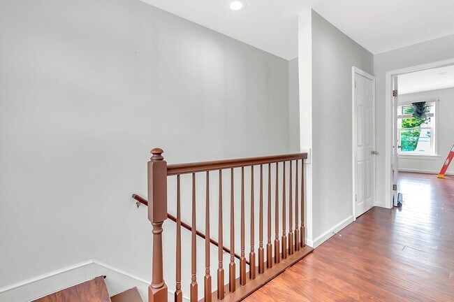 Building Photo - 442 W Hanover St