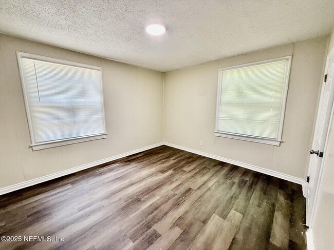 Building Photo - 822 Saranac St