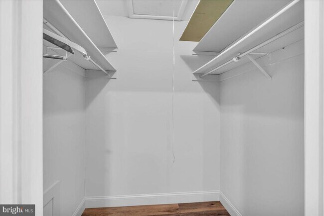 Building Photo - 39 Chelsea Pl