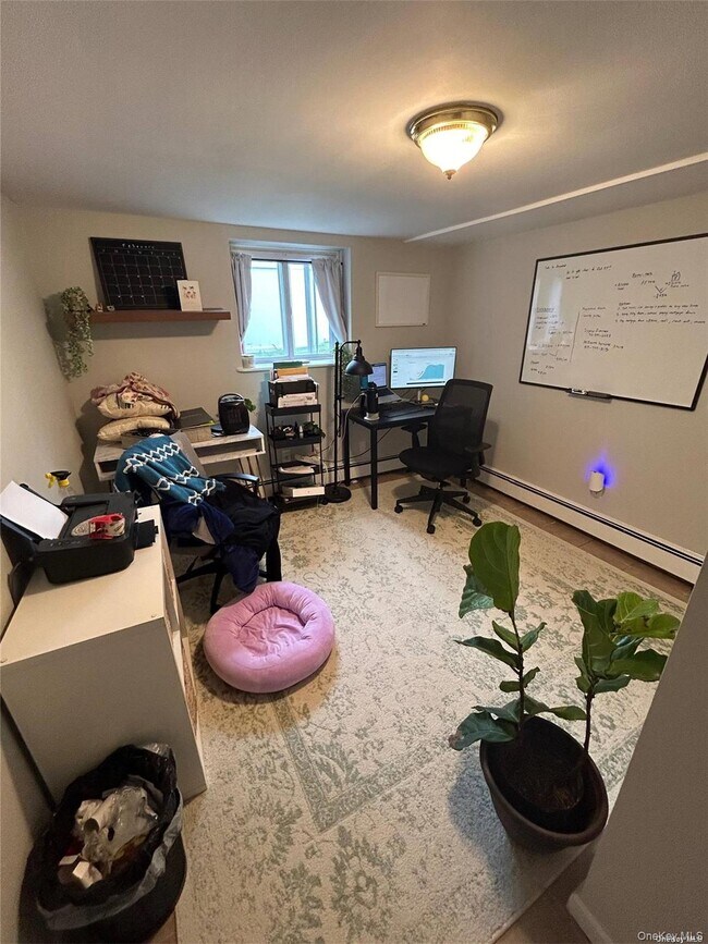 Building Photo - 16 Benjamin St