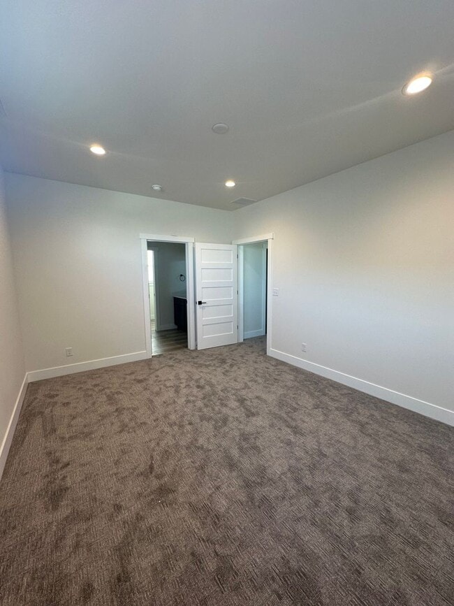 Building Photo - 507 Spaniel Ln
