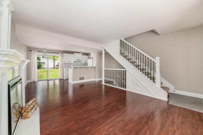 Building Photo - 5052 Stoneybrook Blvd