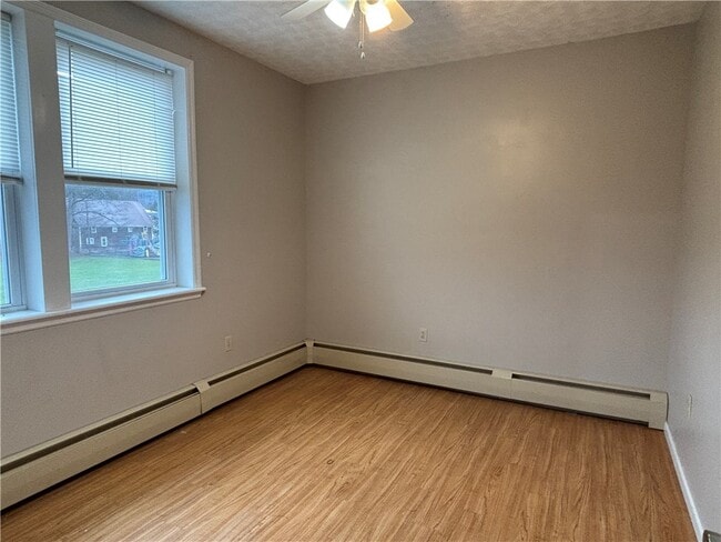 Building Photo - 16 Clifton St