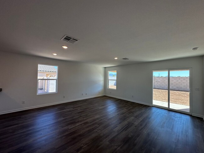 Building Photo - Beautiful New 2024 Construction 3 Bedroom ...