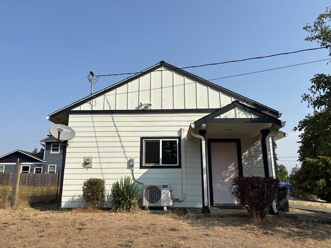 Building Photo - 3831 Duplex Ct SE