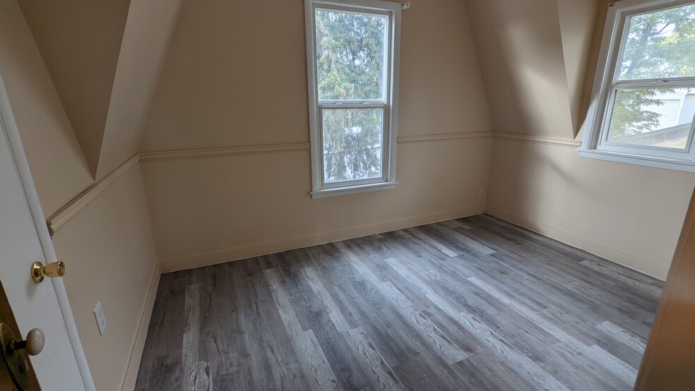 Upstairs bedroom 1 - 2293 Fern Ave