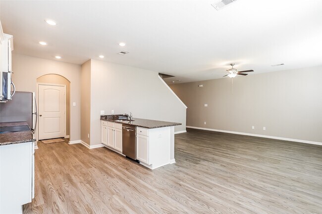 Building Photo - 26119 Hals Dr