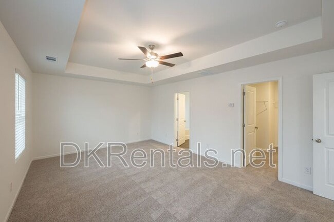 Building Photo - 182 Parkwood Dr