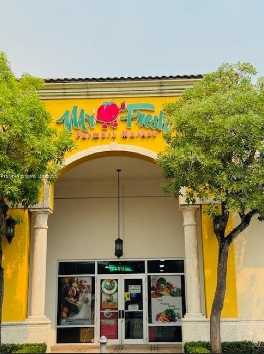 Building Photo - 2425 NE 135th St