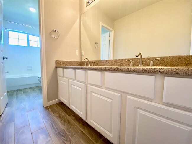 Building Photo - 6315 Holly Canyon Ct