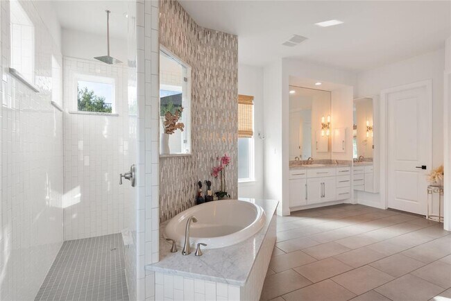 Building Photo - 716 Crestone Stream Dr