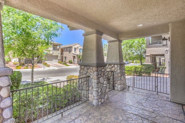 Building Photo - 10517 Howling Coyote Ave