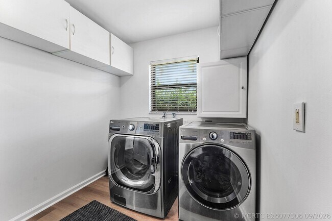 Building Photo - 13645 Exotica Ln