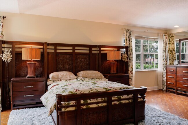 Building Photo - 2070 Chagall Cir