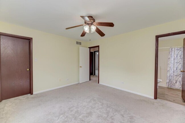 Building Photo - 1413 Skylark Ln
