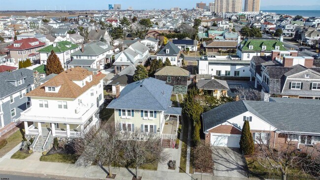 Building Photo - 17 S Derby Ave