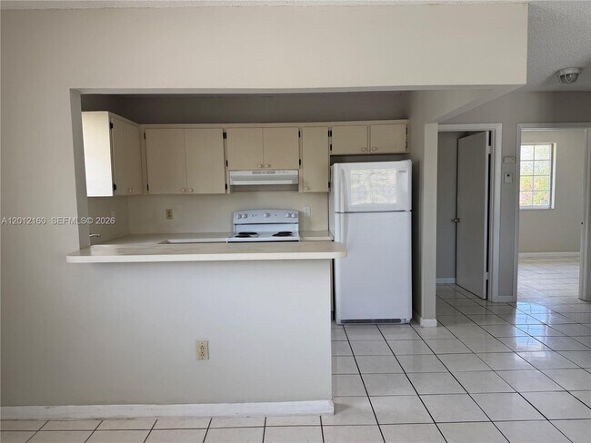 Building Photo - 837 SE 8th Ct
