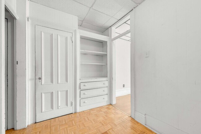 Building Photo - 546 Palisade Ave