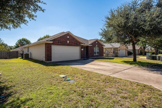 Building Photo - 3 Bedroom, 2 Bath Home in the Village of Berry Creek