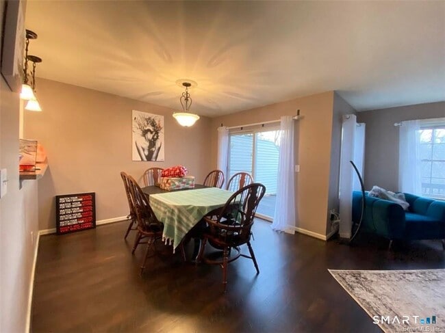 Building Photo - 1303 Bradford Dr