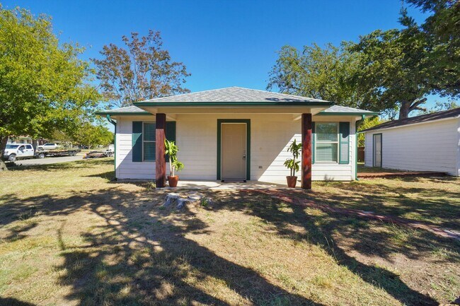 Building Photo - Updated 3 Bedroom in Azle