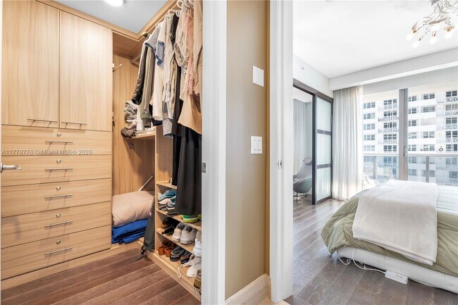 Building Photo - 5875 Collins Ave