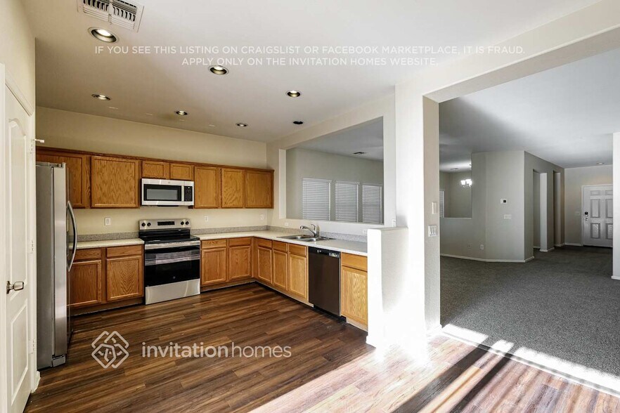 Building Photo - 17325 N 185th Dr