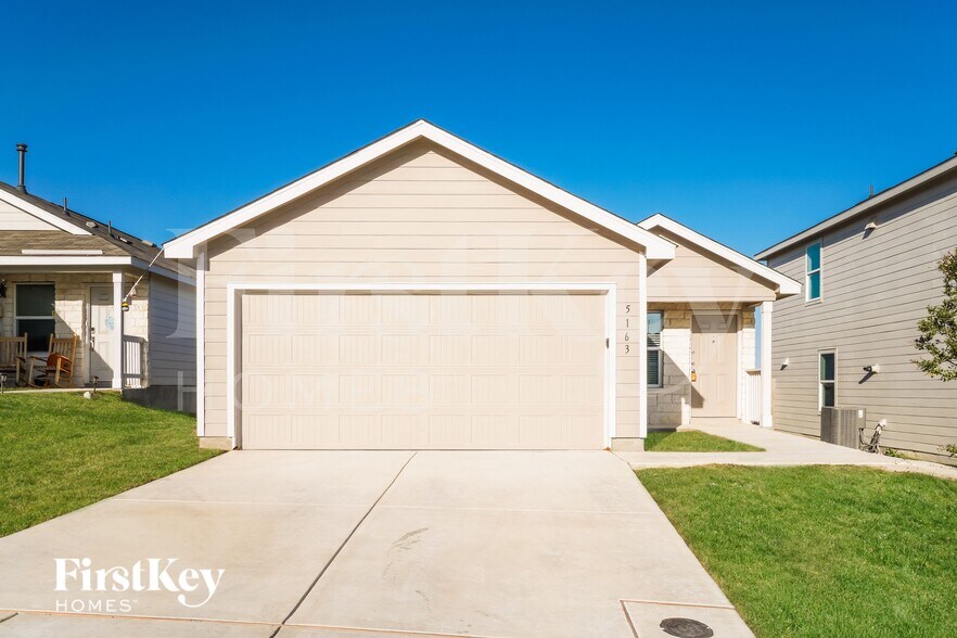 Primary Photo - 5163 Fowler Crst