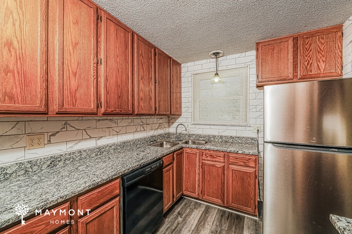 Building Photo - 7704 Logan Dr SW