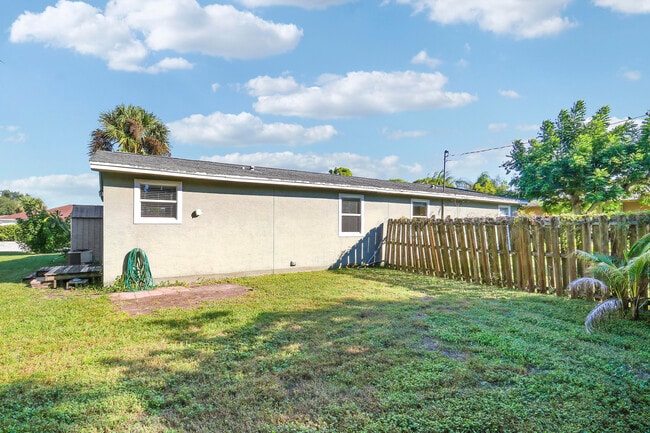 Building Photo - 6264 Allen St