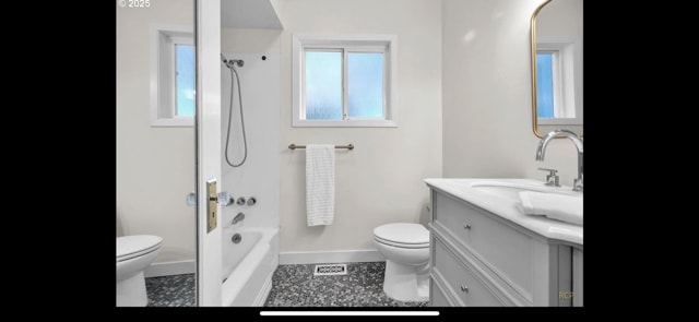 Building Photo - 3700 NE Maywood Pl