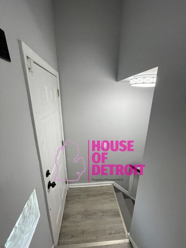 Building Photo - Beautiful 3 Bedroom Single Family ~Summer ...