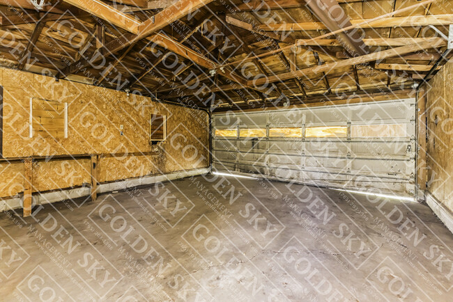 Building Photo - 2119 S Mulberry St