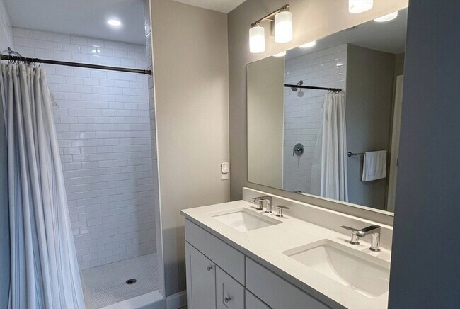 Building Photo - 57 Castine St