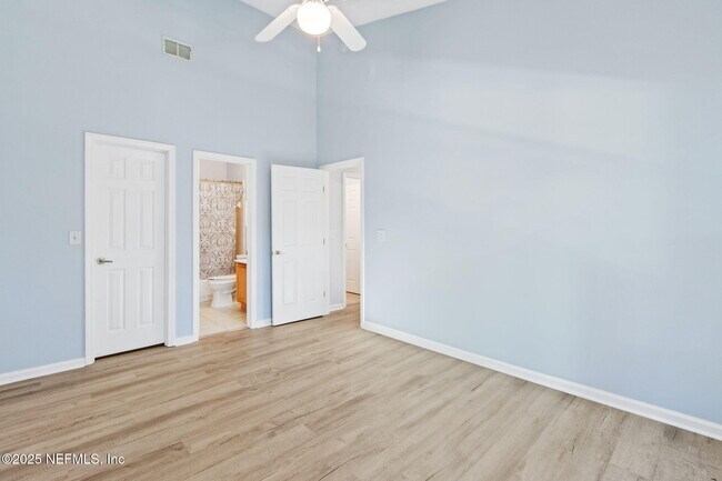 Building Photo - 1601 Nectarine St