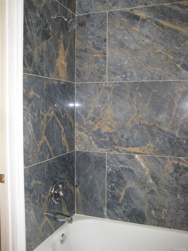 Building Photo - 117 Blydenburgh Ave