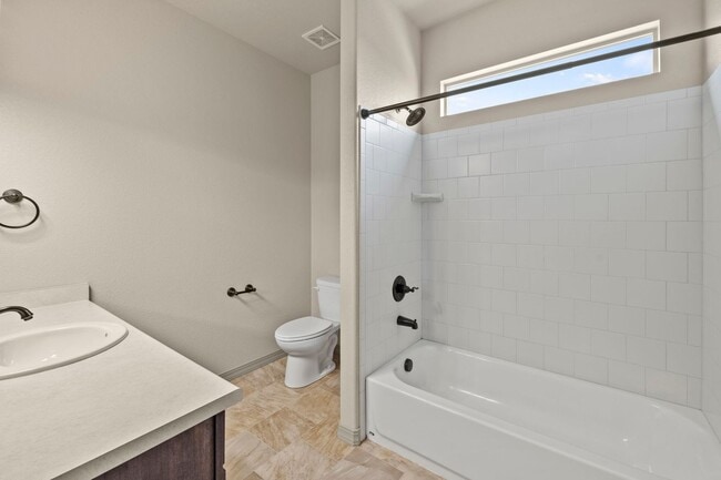 Building Photo - BEAUTIFUL 4BD + OFFICE MAIN-LEVEL LIVING H...