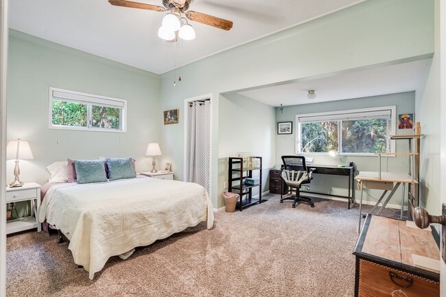 Building Photo - Charming 3 bed, 2 bath Craftsman Cottage in the Heart of Oak Grove