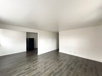 Building Photo - 3800 Waller Ave