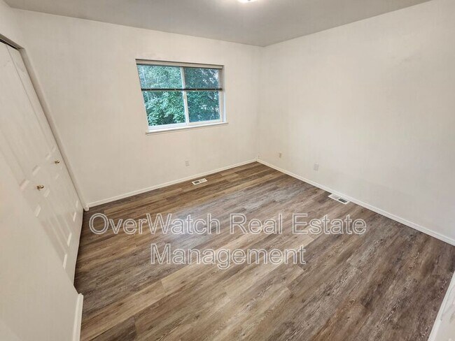 Building Photo - 9940 Grange Dr