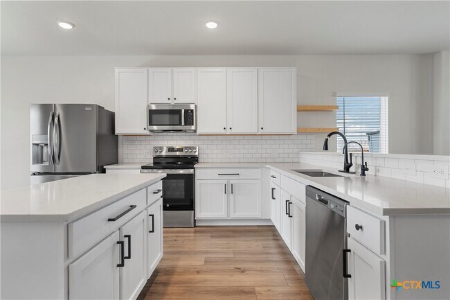 Building Photo - 209 Villars Dr