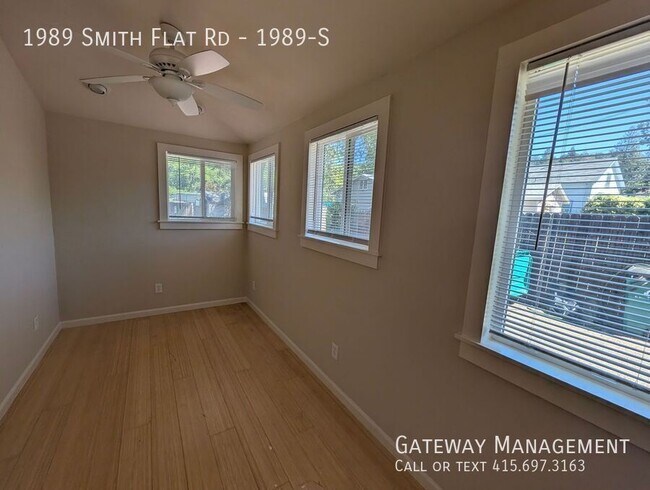 Building Photo - 1989 Smith Flat Rd