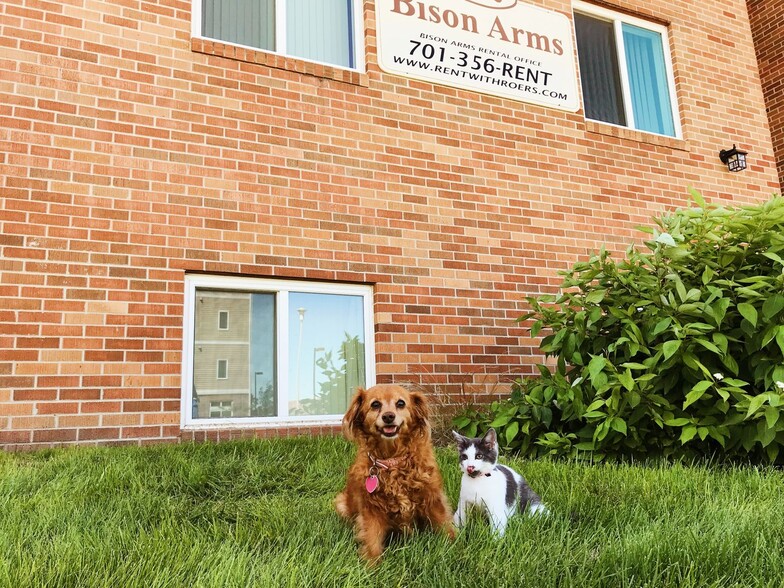 Building Photo - Bison Arms Apartments