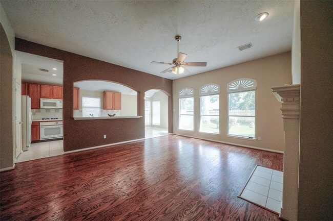 Building Photo - 39 Belcarra Pl
