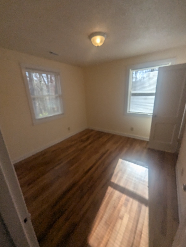 Building Photo - 4 Maple Leaf Ct