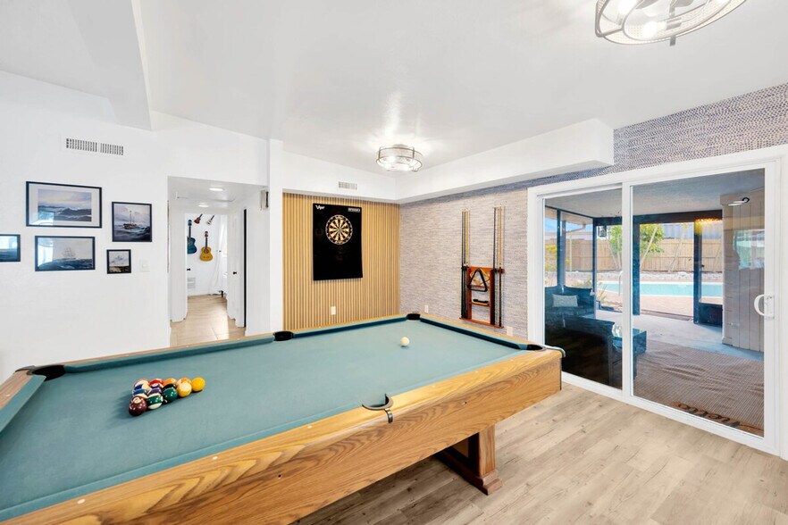 Building Photo - 10755 Clara Ln