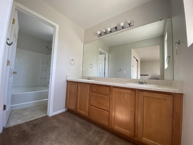 Building Photo - 13950 Adams St